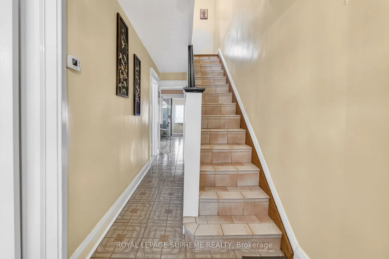 93, Marchmount, Wychwood, Toronto