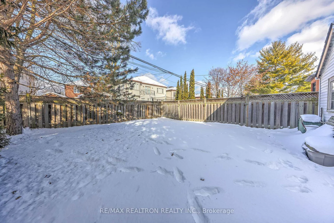 188, Maplehurst, Willowdale East, Toronto