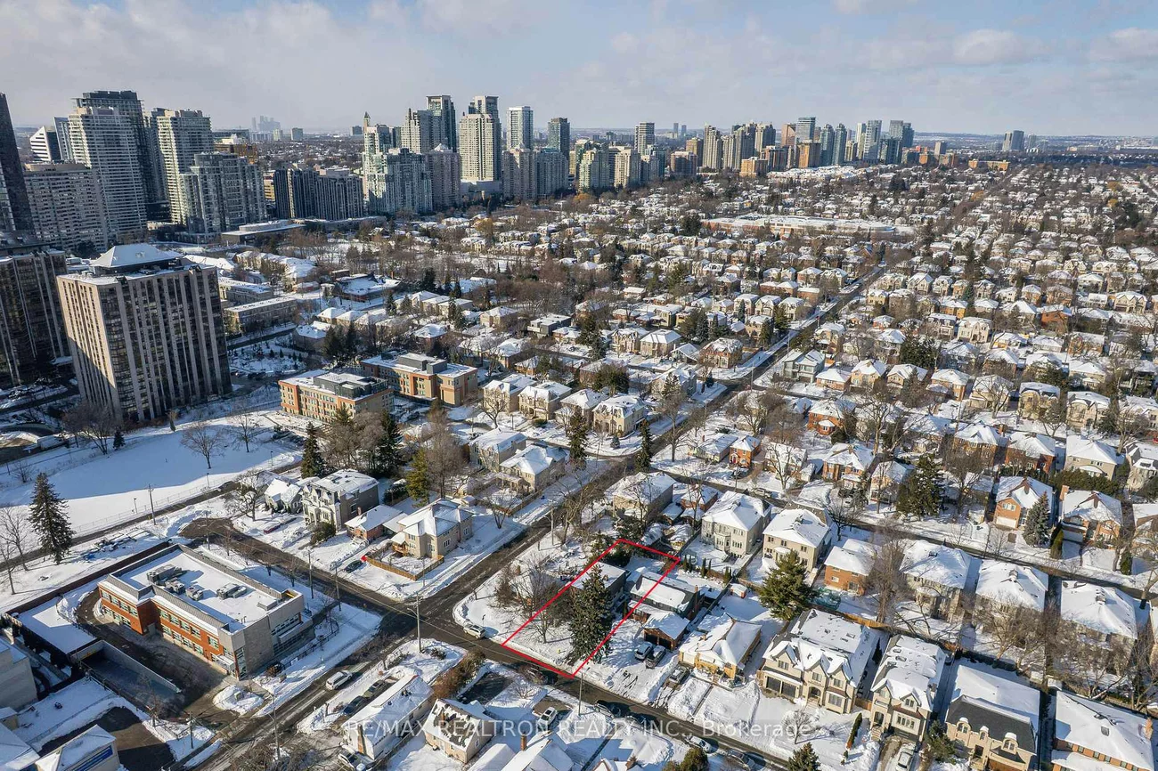 188, Maplehurst, Willowdale East, Toronto