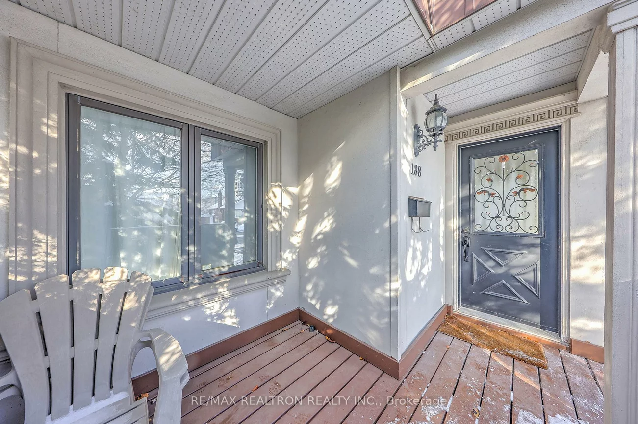 188, Maplehurst, Willowdale East, Toronto