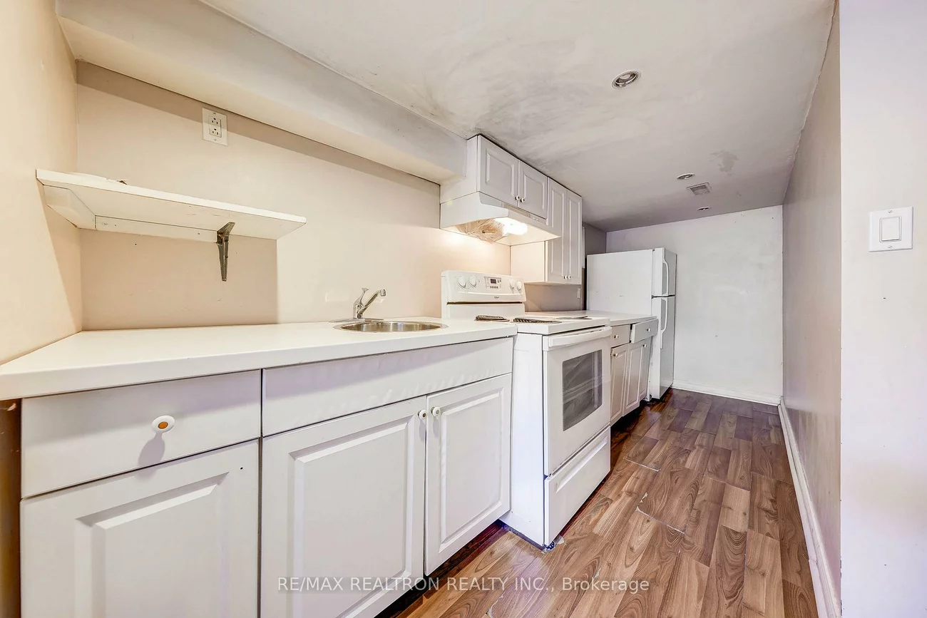 188, Maplehurst, Willowdale East, Toronto