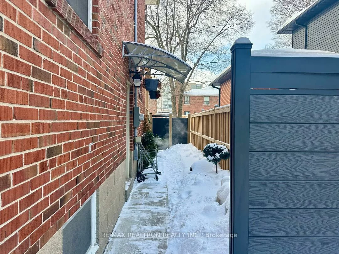 8, Wendy, Lansing-Westgate, Toronto