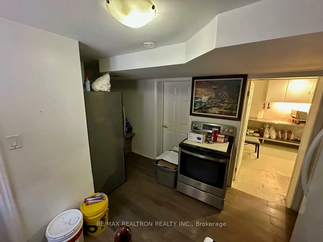 8, Wendy, Lansing-Westgate, Toronto