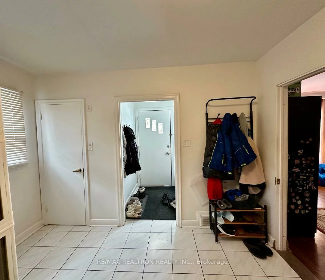 8, Wendy, Lansing-Westgate, Toronto