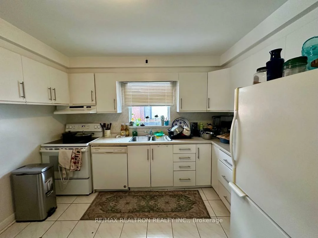 8, Wendy, Lansing-Westgate, Toronto