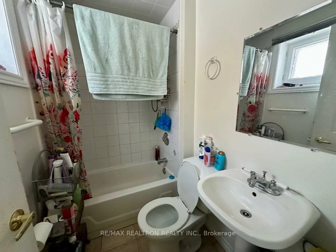 8, Wendy, Lansing-Westgate, Toronto