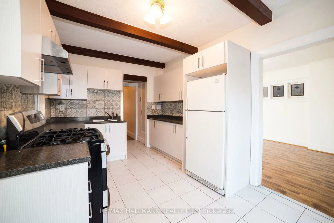 40, Snowdon, Lawrence Park North, Toronto