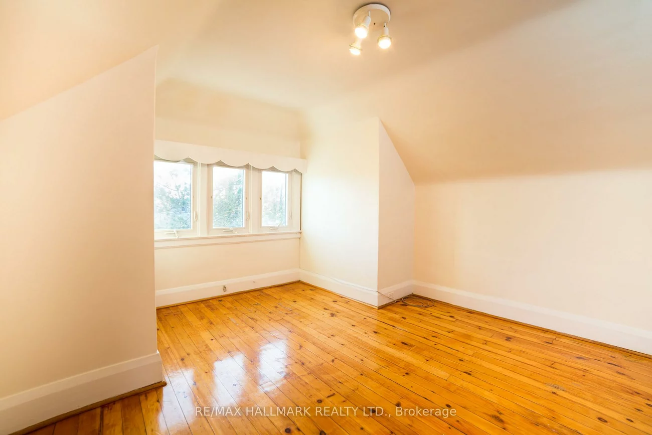 40, Snowdon, Lawrence Park North, Toronto