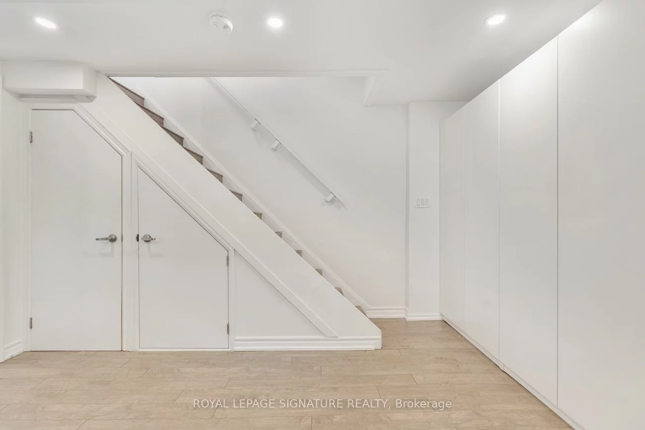 238, Roselawn, Yonge-Eglinton, Toronto