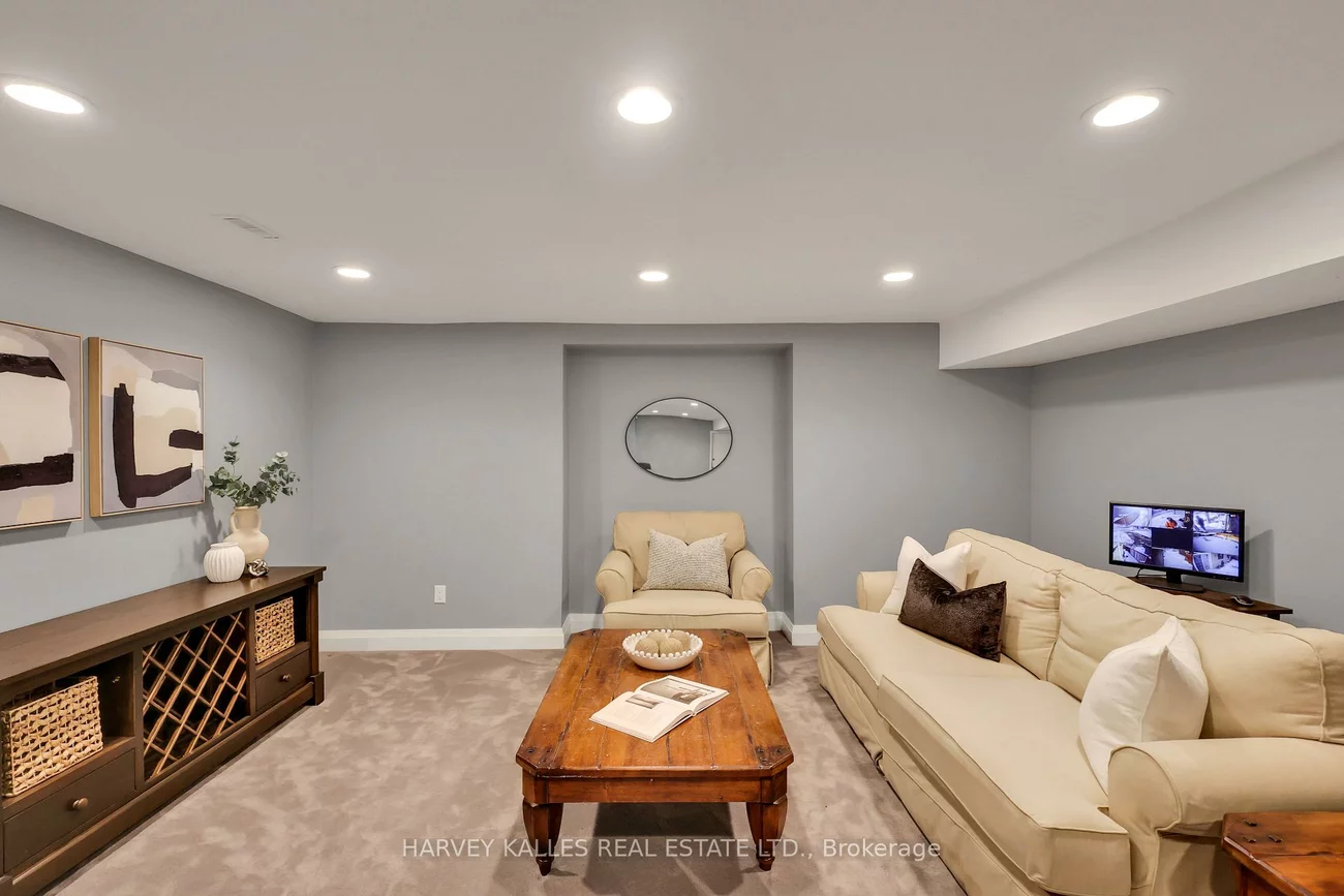 17, Loganberry, Hillcrest Village, Toronto