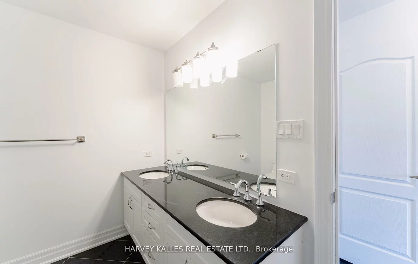 2677A, Bathurst, Bedford Park-Nortown, Toronto