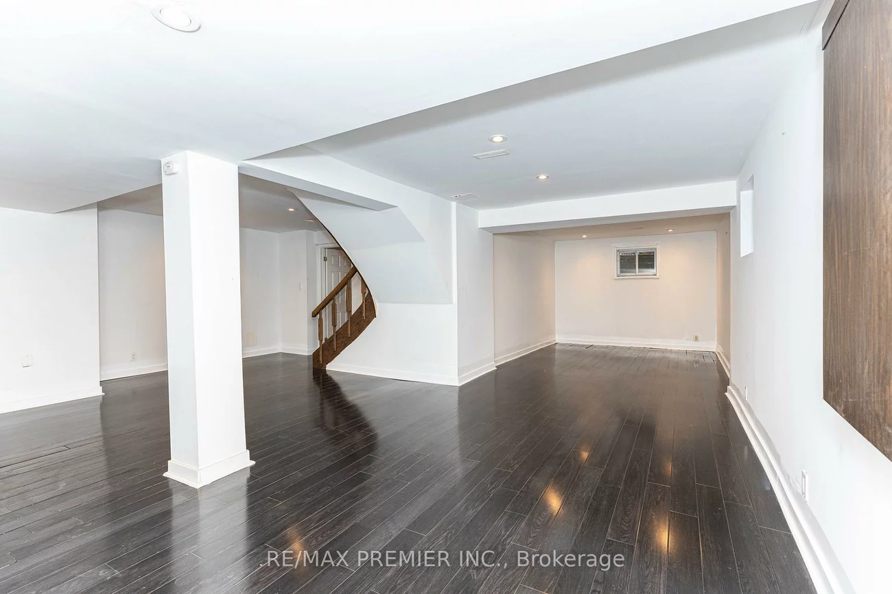 3161, Bayview, Bayview Village, Toronto