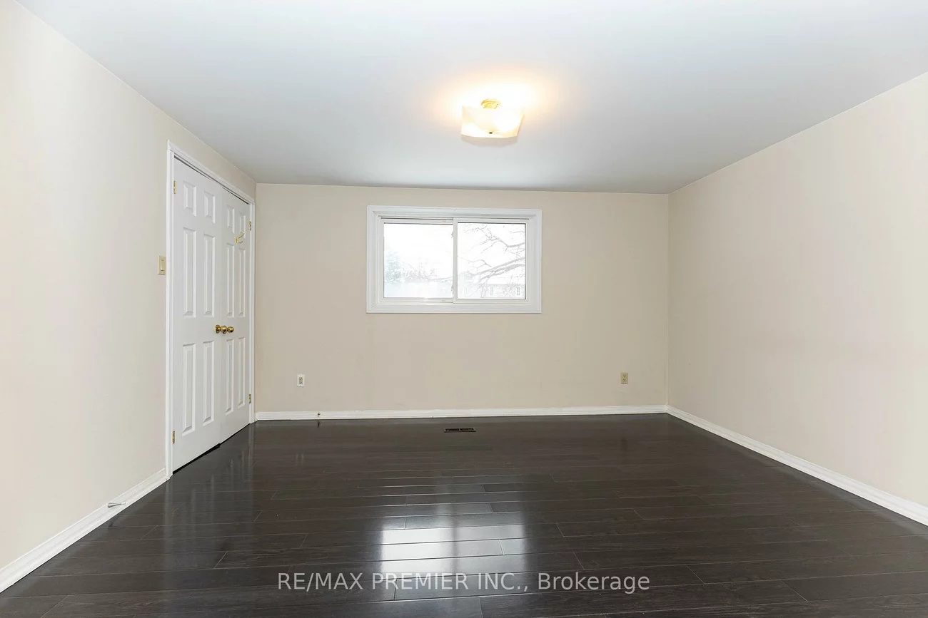 3161, Bayview, Bayview Village, Toronto