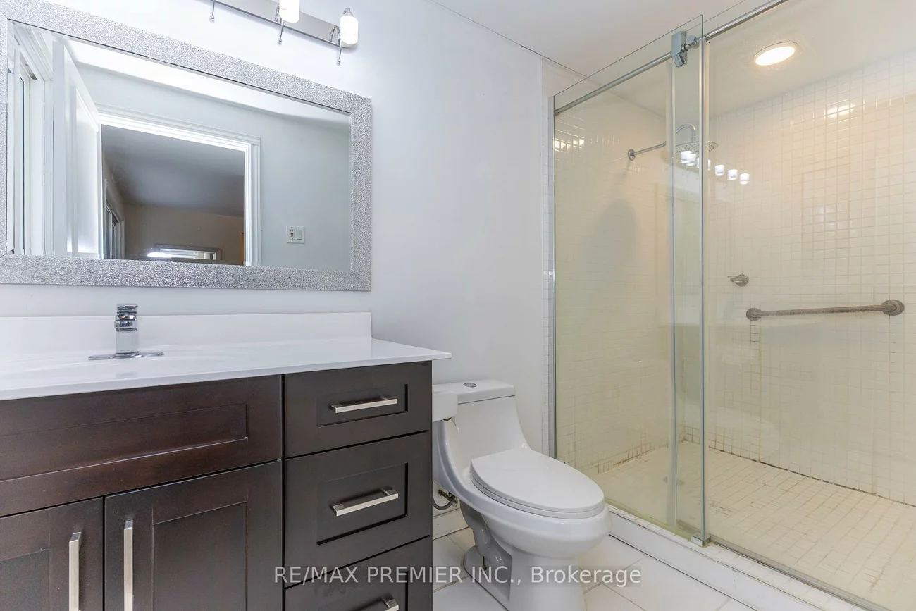 3161, Bayview, Bayview Village, Toronto