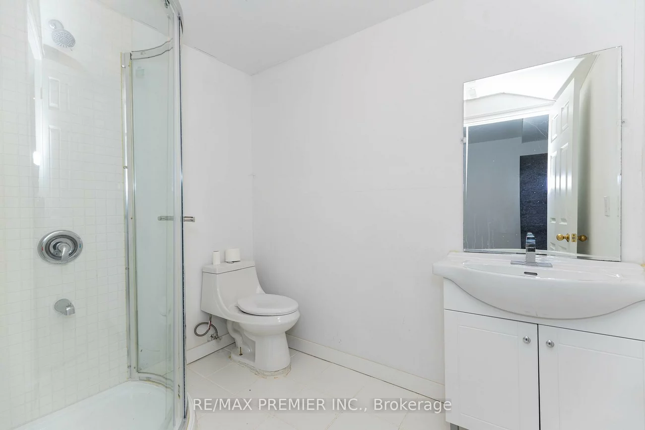 3161, Bayview, Bayview Village, Toronto