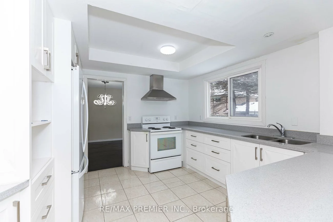 3161, Bayview, Bayview Village, Toronto