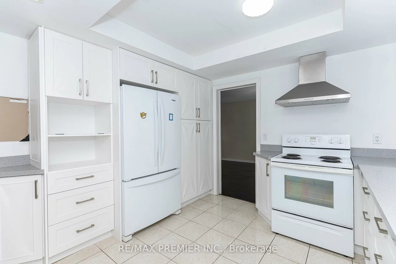 3161, Bayview, Bayview Village, Toronto