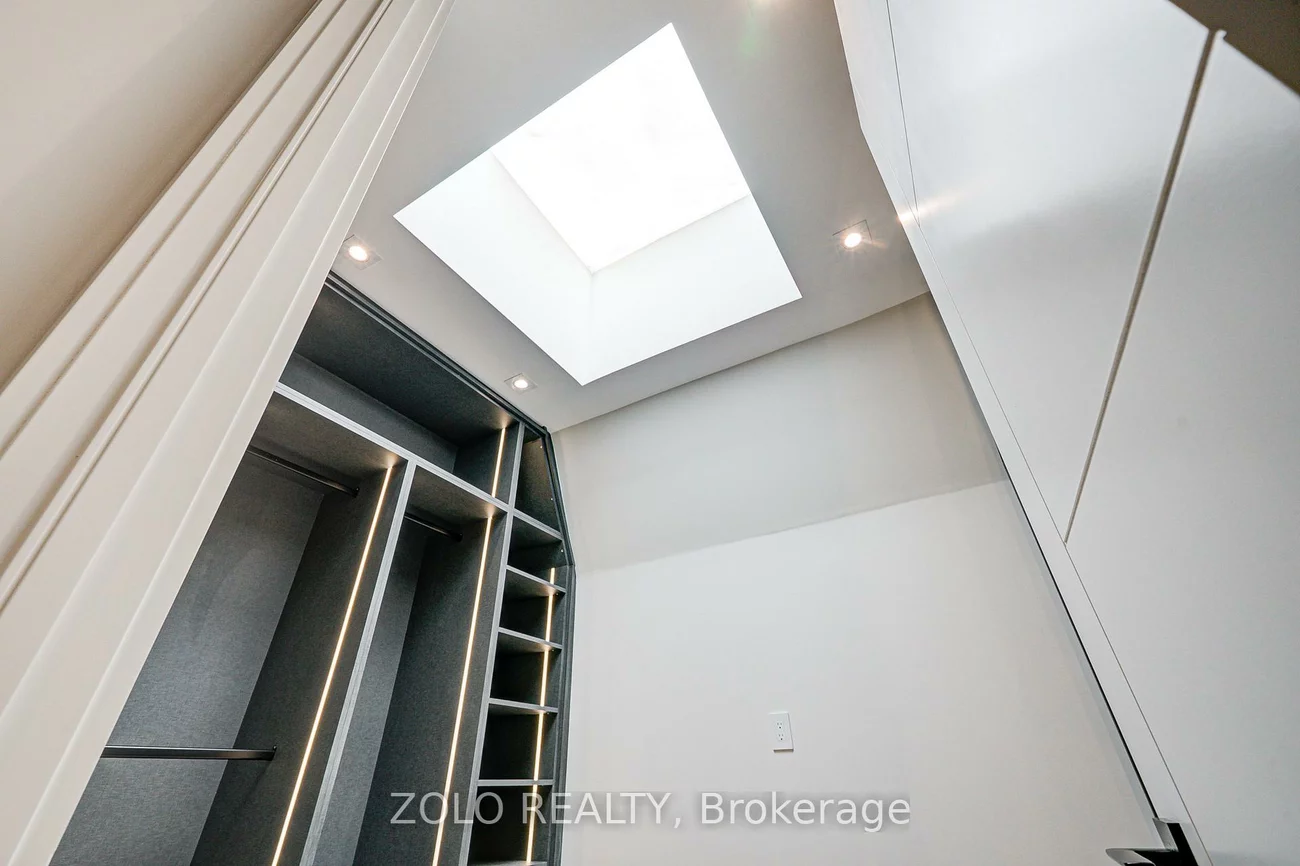 151, Dewbourne, Humewood-Cedarvale, Toronto