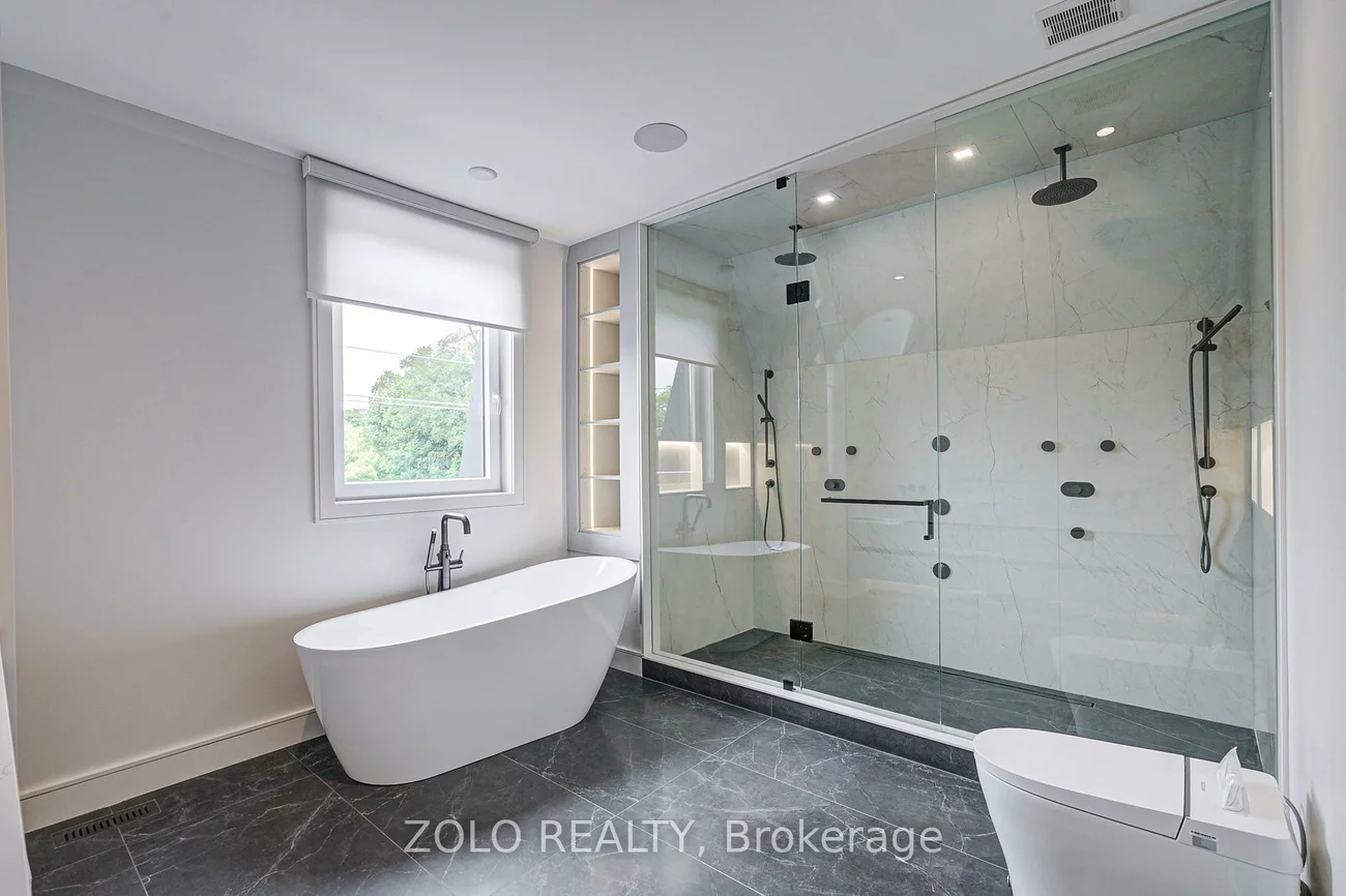 151, Dewbourne, Humewood-Cedarvale, Toronto