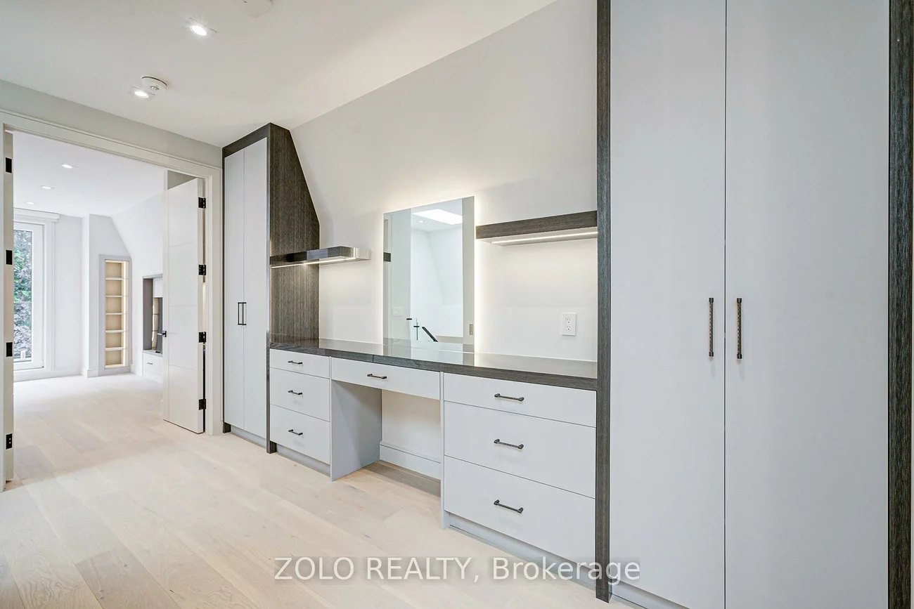 151, Dewbourne, Humewood-Cedarvale, Toronto