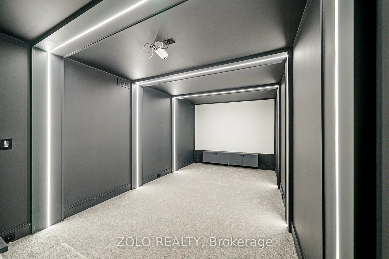 151, Dewbourne, Humewood-Cedarvale, Toronto