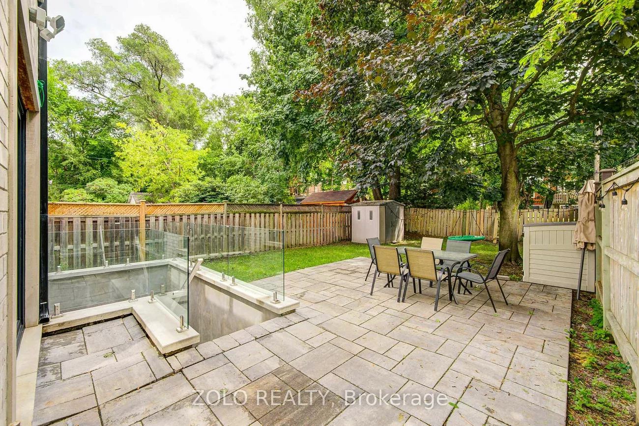 151, Dewbourne, Humewood-Cedarvale, Toronto