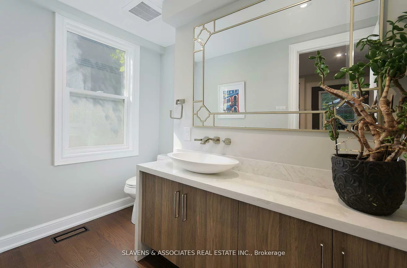 21, Wembley, Forest Hill North, Toronto