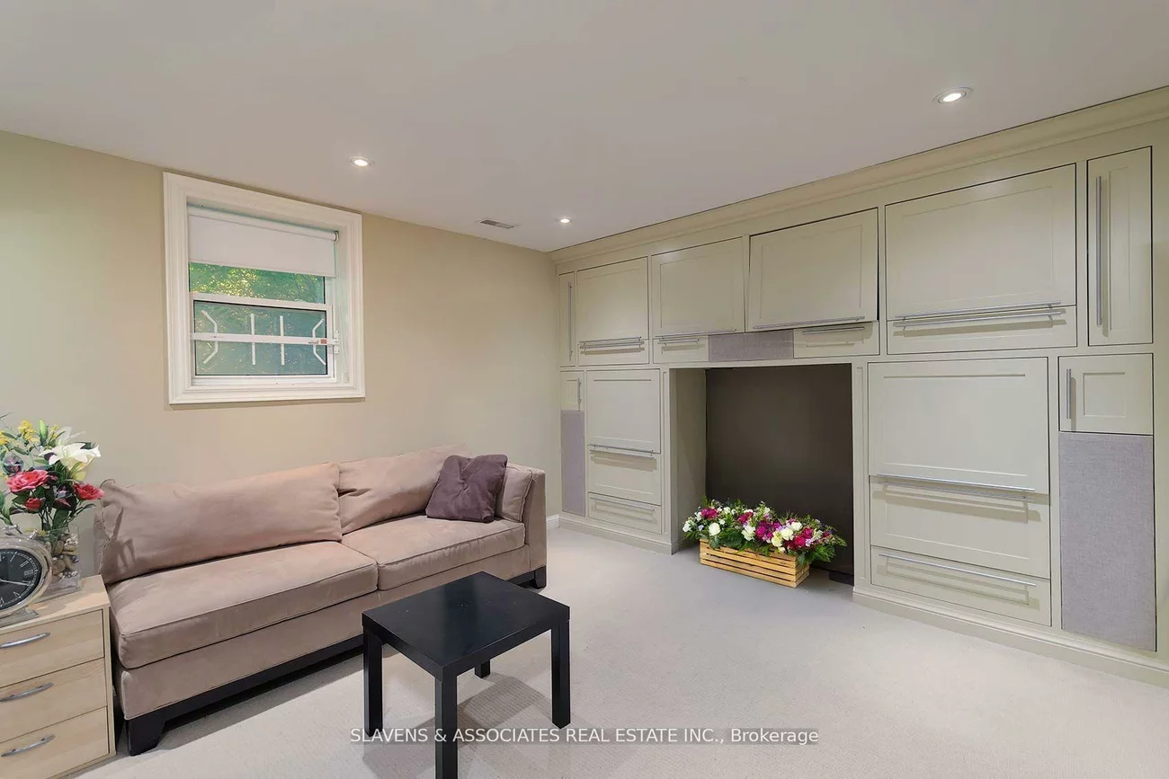 21, Wembley, Forest Hill North, Toronto