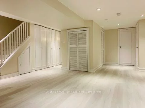 38, Henderson, Trinity-Bellwoods, Toronto