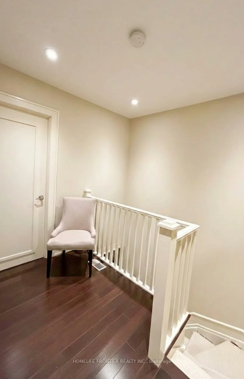 38, Henderson, Trinity-Bellwoods, Toronto