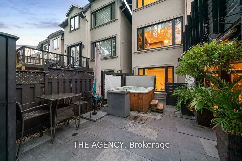 52, Carmichael, Bedford Park-Nortown, Toronto