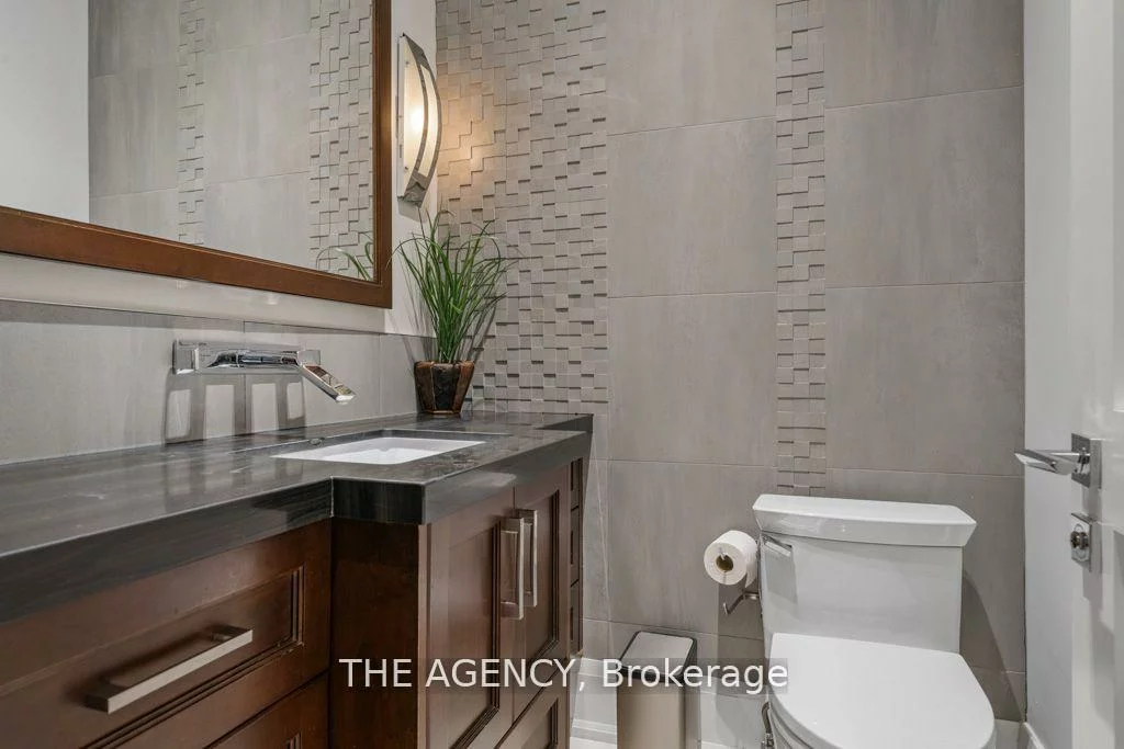 52, Carmichael, Bedford Park-Nortown, Toronto