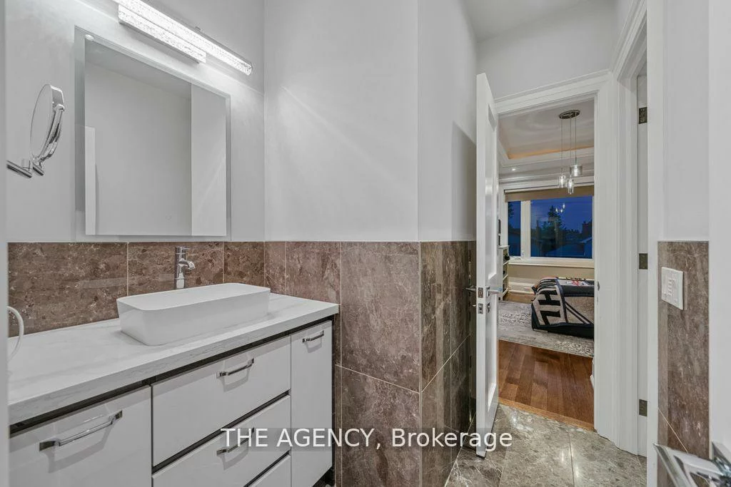 52, Carmichael, Bedford Park-Nortown, Toronto