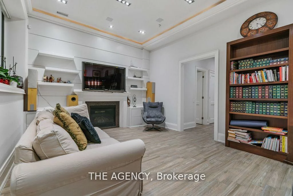 52, Carmichael, Bedford Park-Nortown, Toronto