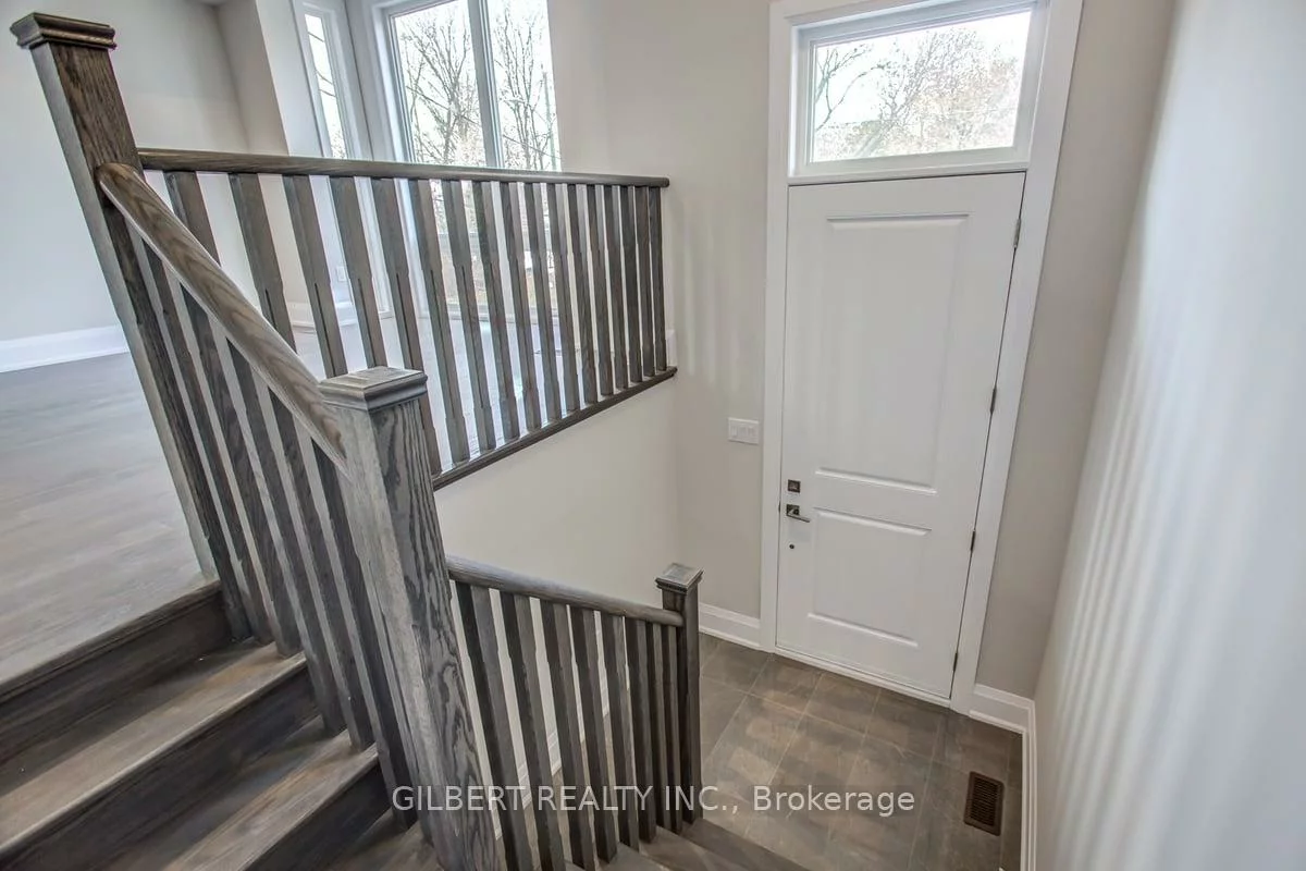 35B, Marquette, Englemount-Lawrence, Toronto