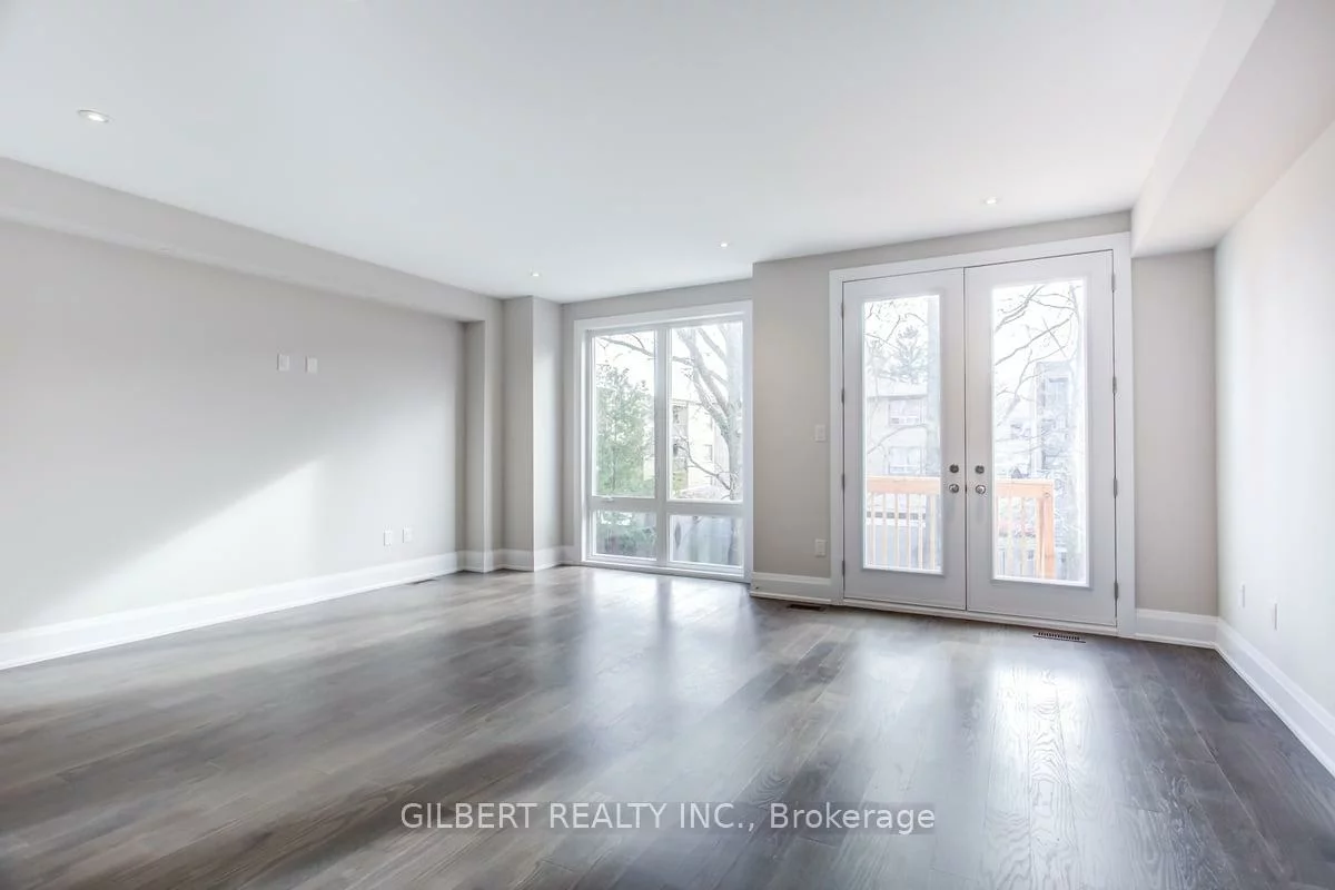 35B, Marquette, Englemount-Lawrence, Toronto