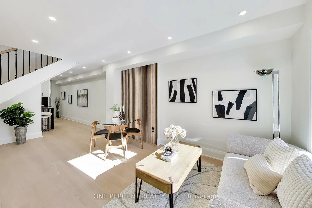 756, Richmond, Niagara, Toronto