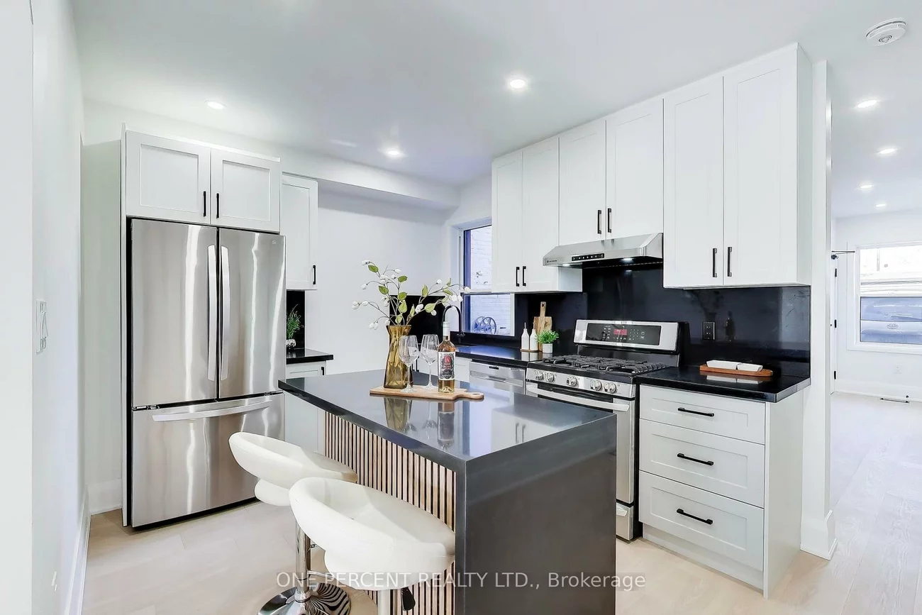 756, Richmond, Niagara, Toronto