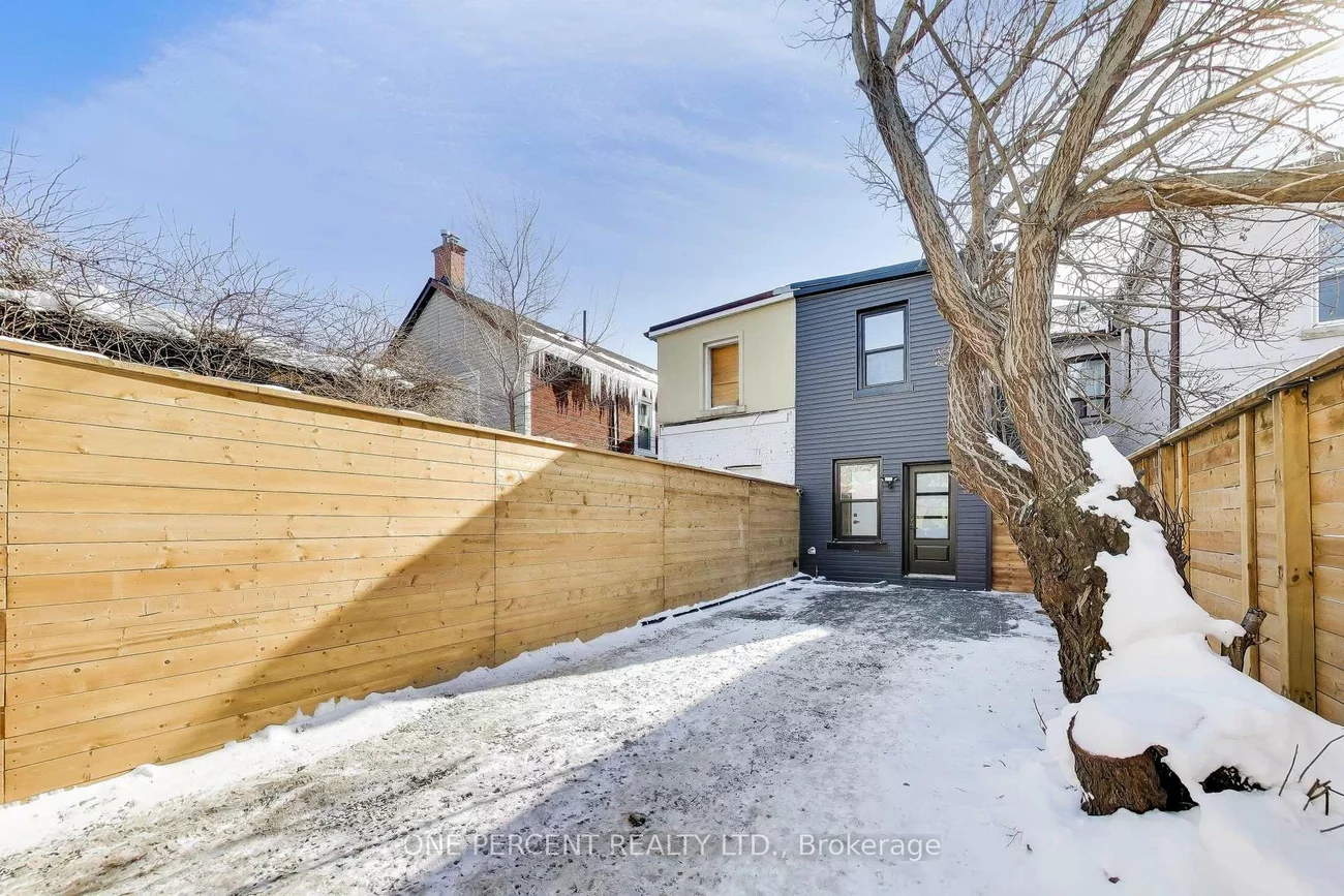 756, Richmond, Niagara, Toronto