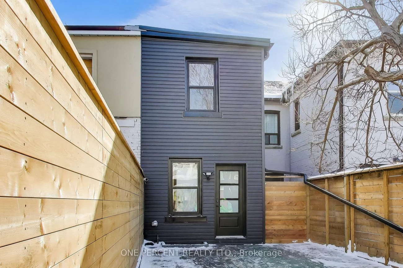 756, Richmond, Niagara, Toronto