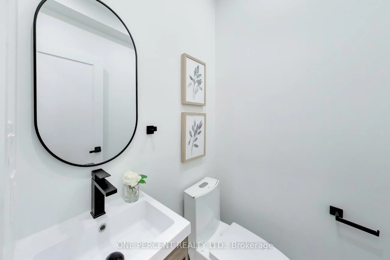 756, Richmond, Niagara, Toronto