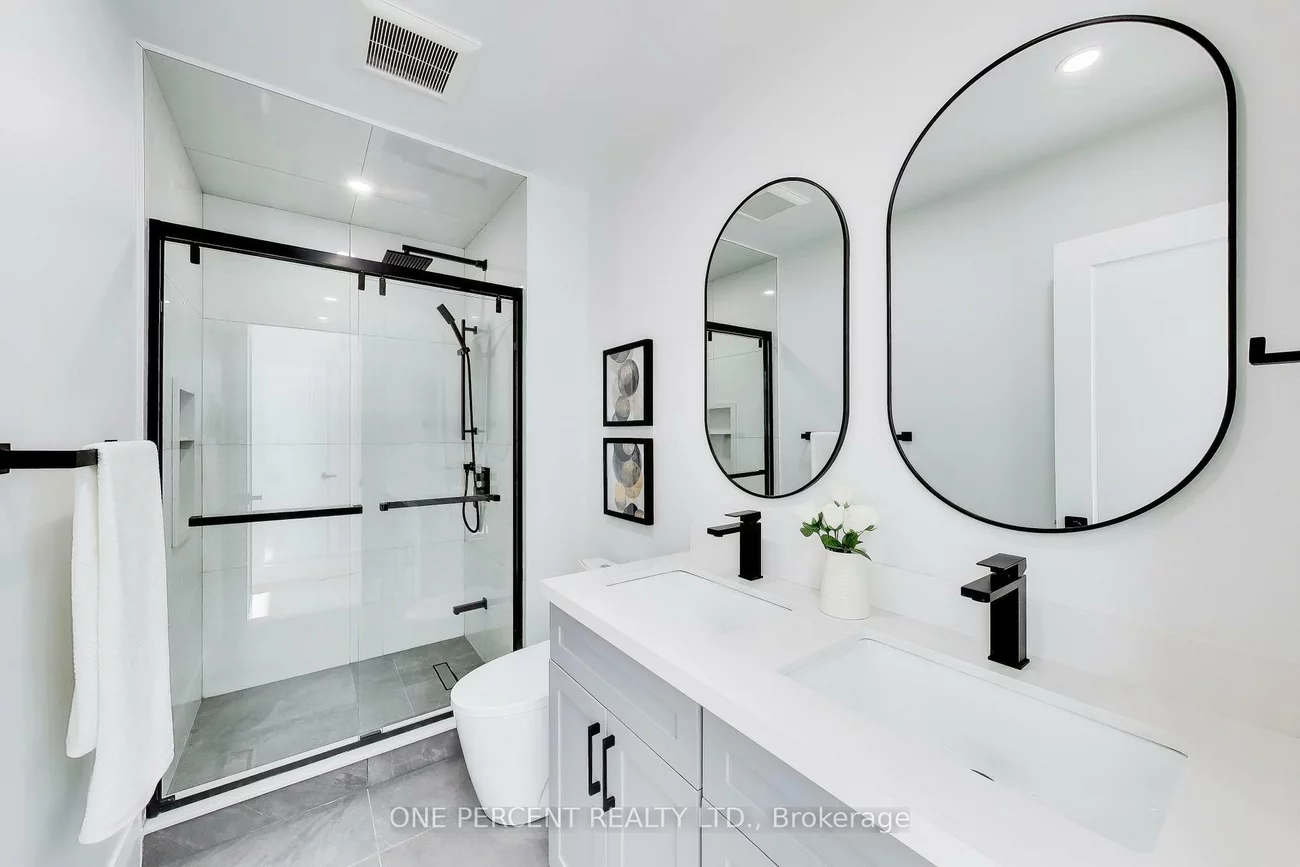 756, Richmond, Niagara, Toronto