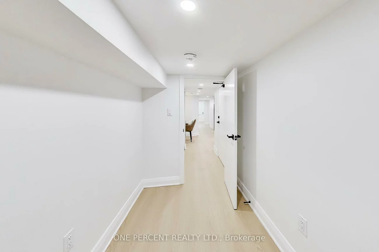 756, Richmond, Niagara, Toronto