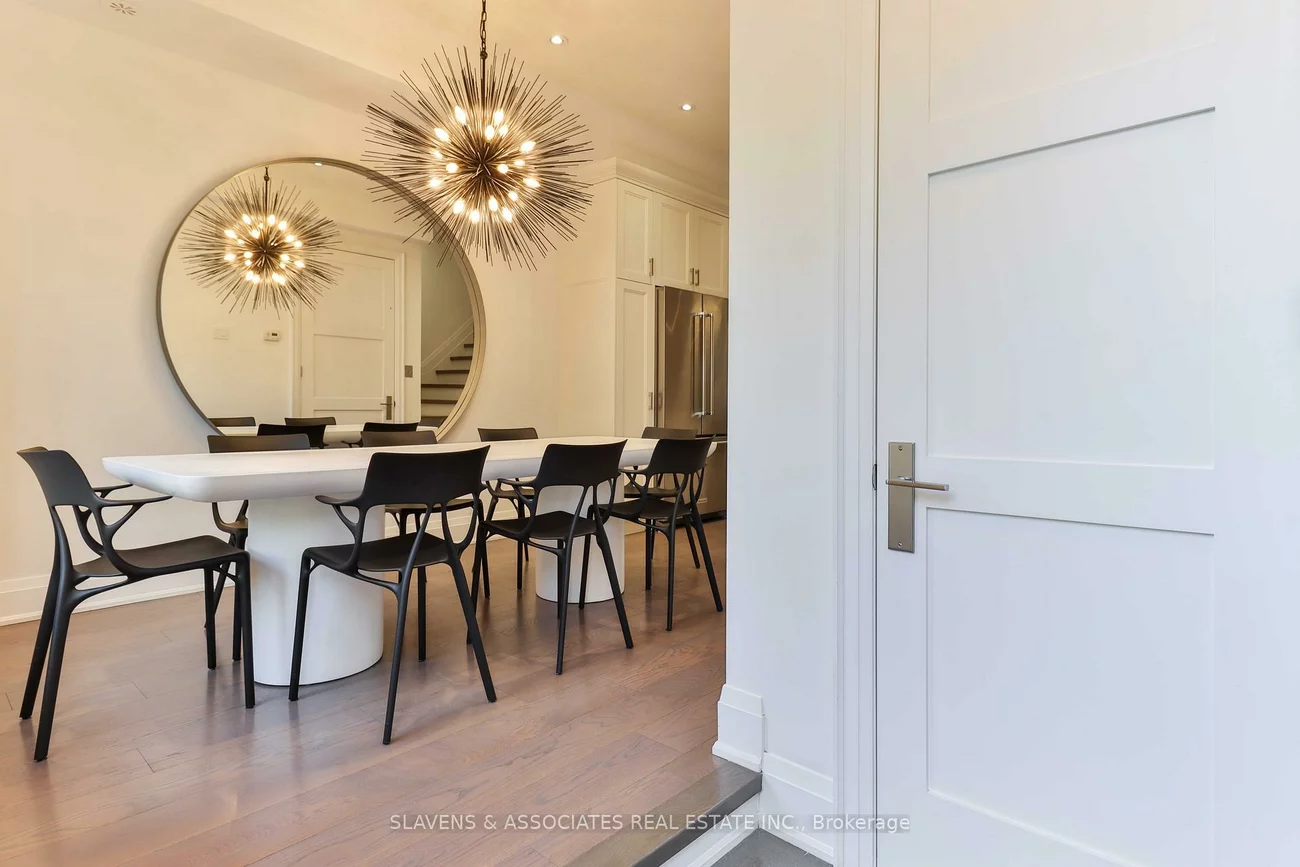 51B, Burnaby, Yonge-Eglinton, Toronto