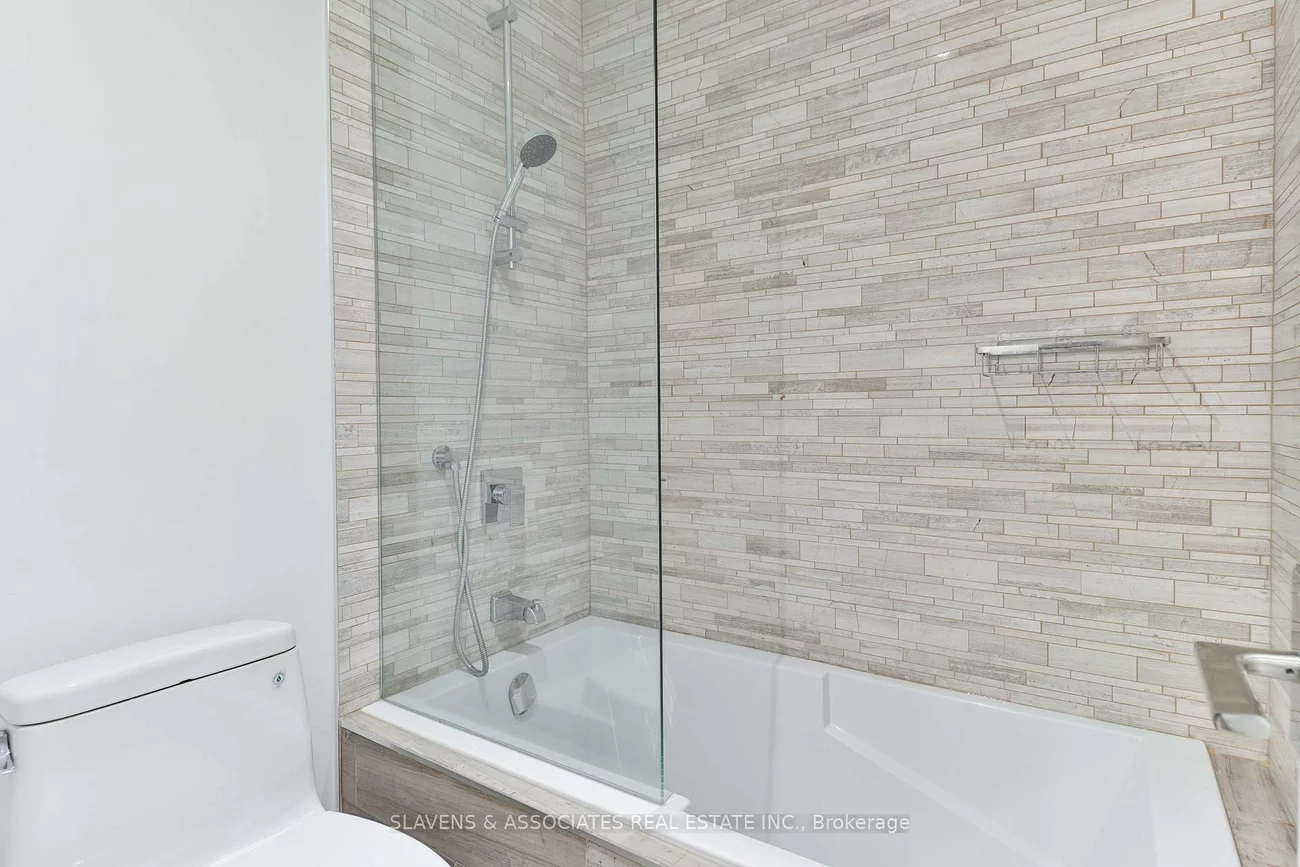 51B, Burnaby, Yonge-Eglinton, Toronto