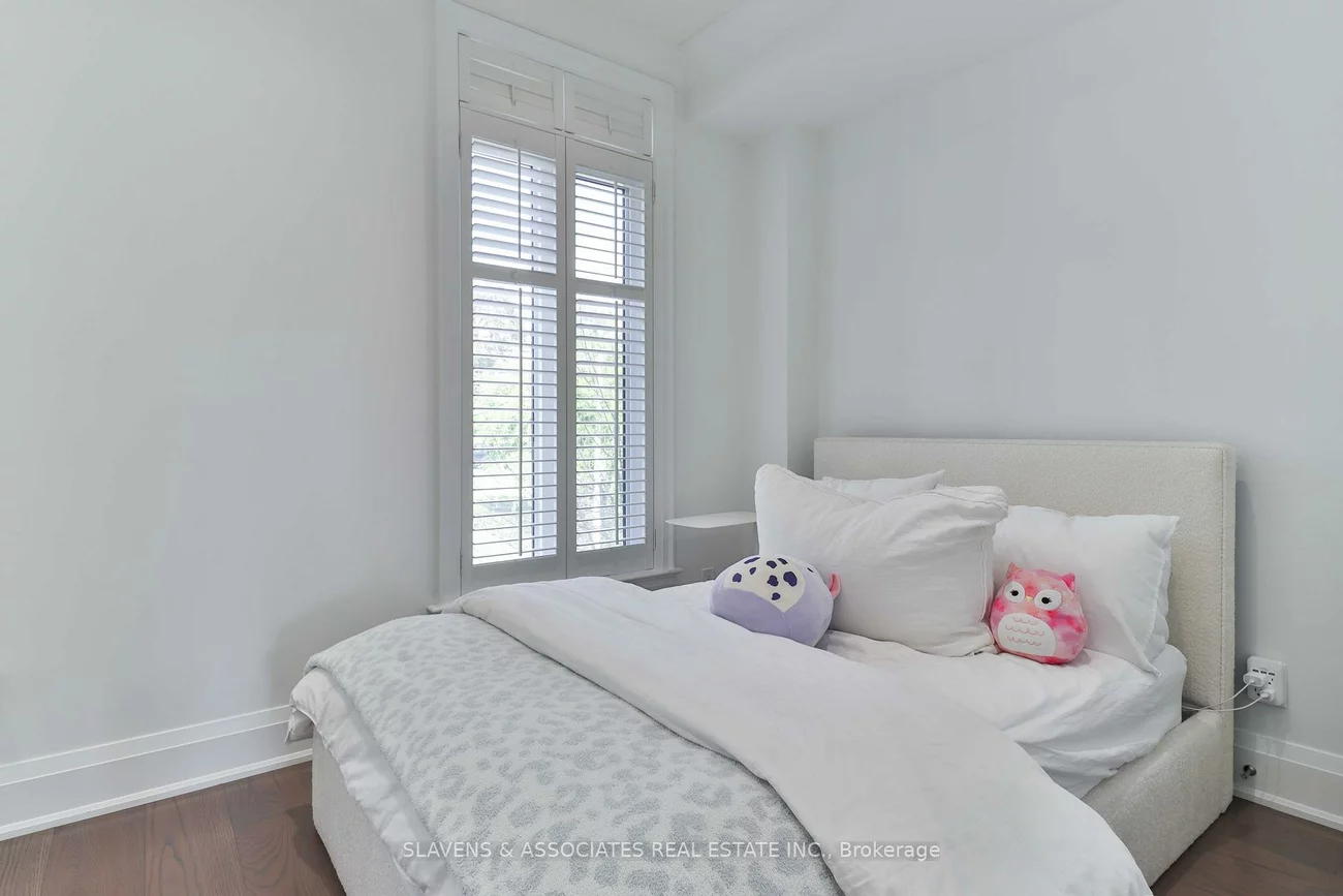 51B, Burnaby, Yonge-Eglinton, Toronto