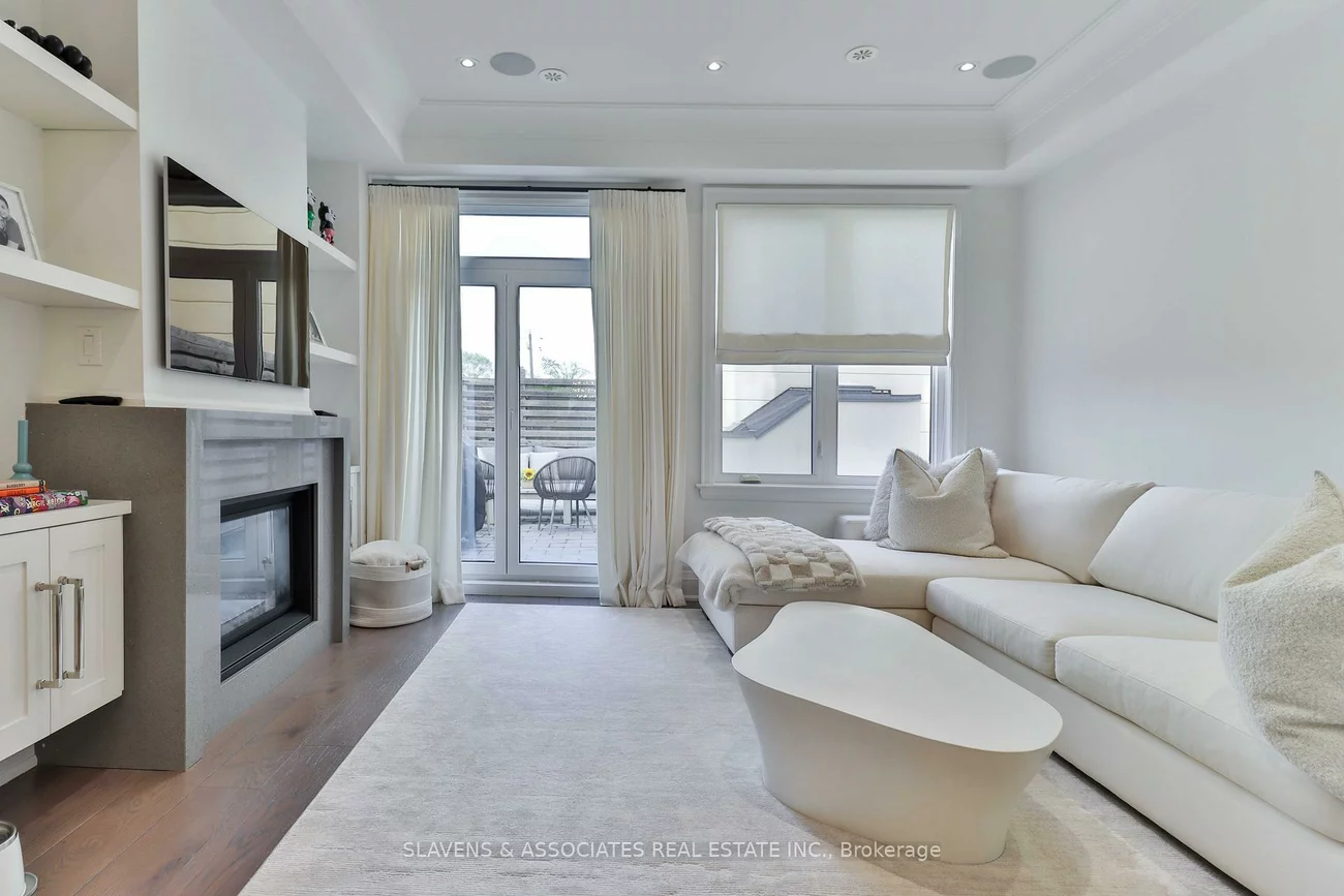 51B, Burnaby, Yonge-Eglinton, Toronto