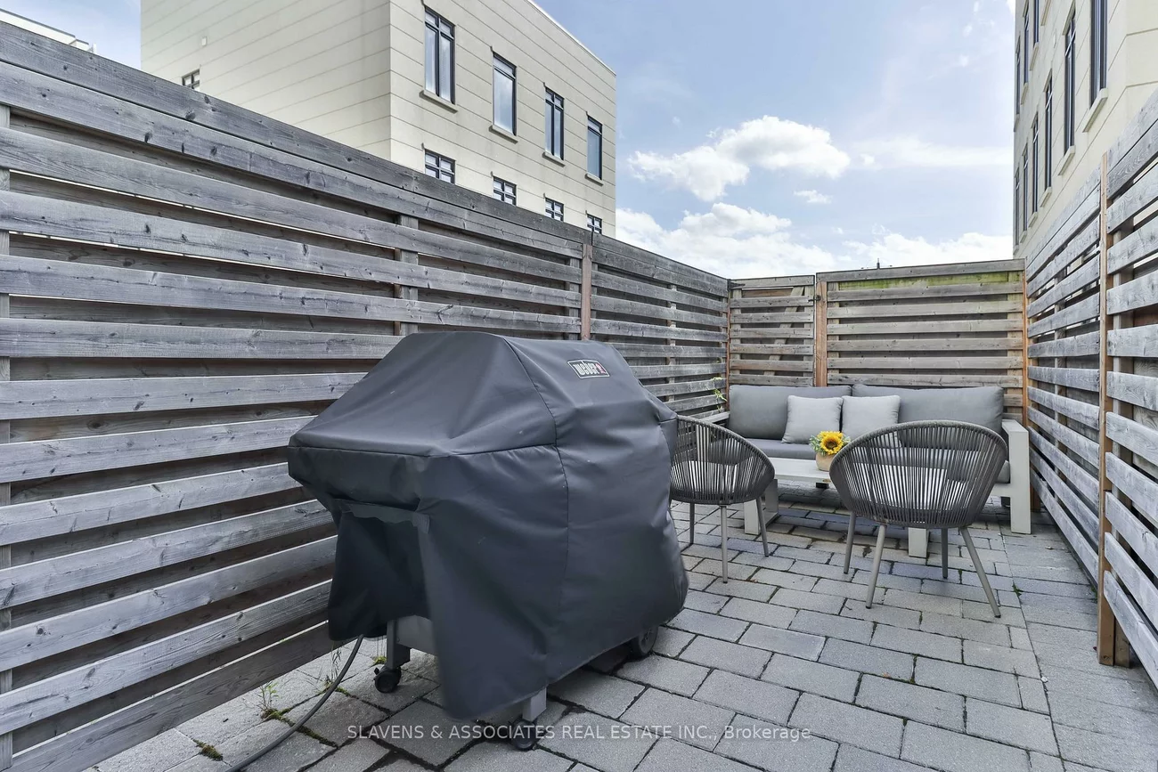 51B, Burnaby, Yonge-Eglinton, Toronto