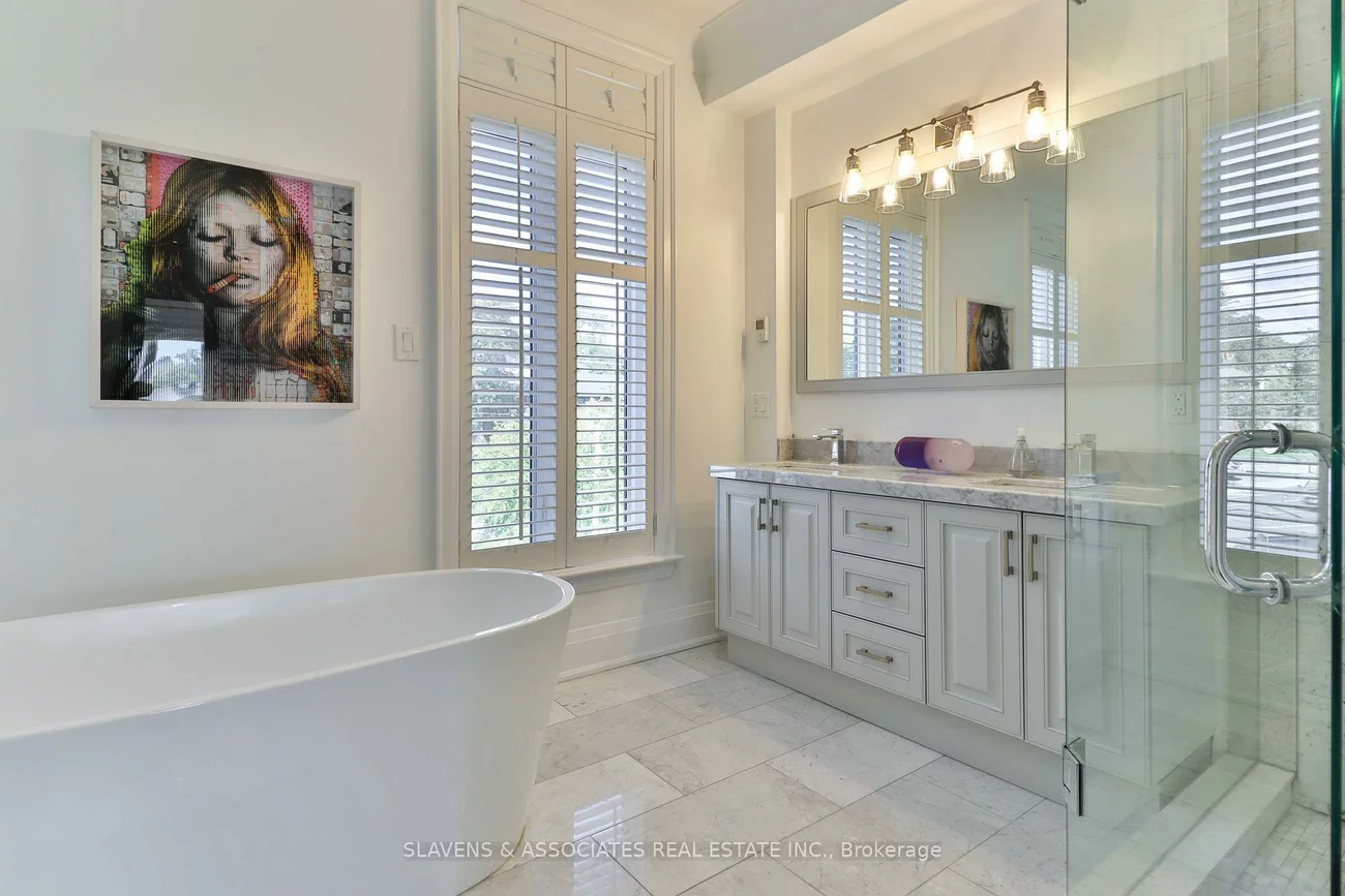 51B, Burnaby, Yonge-Eglinton, Toronto