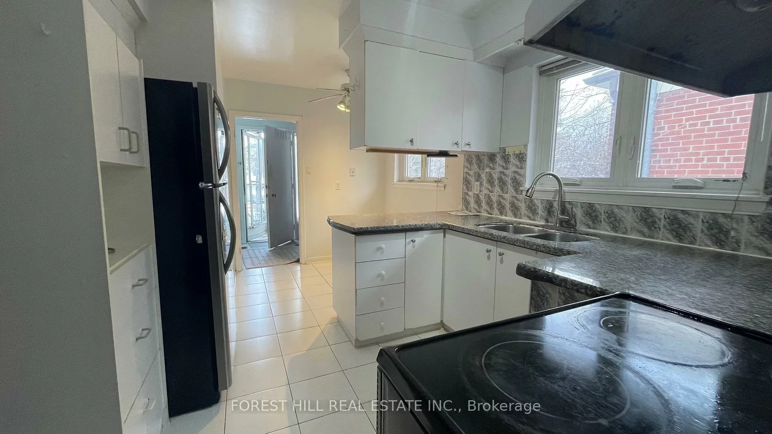 155, Churchill, Willowdale West, Toronto